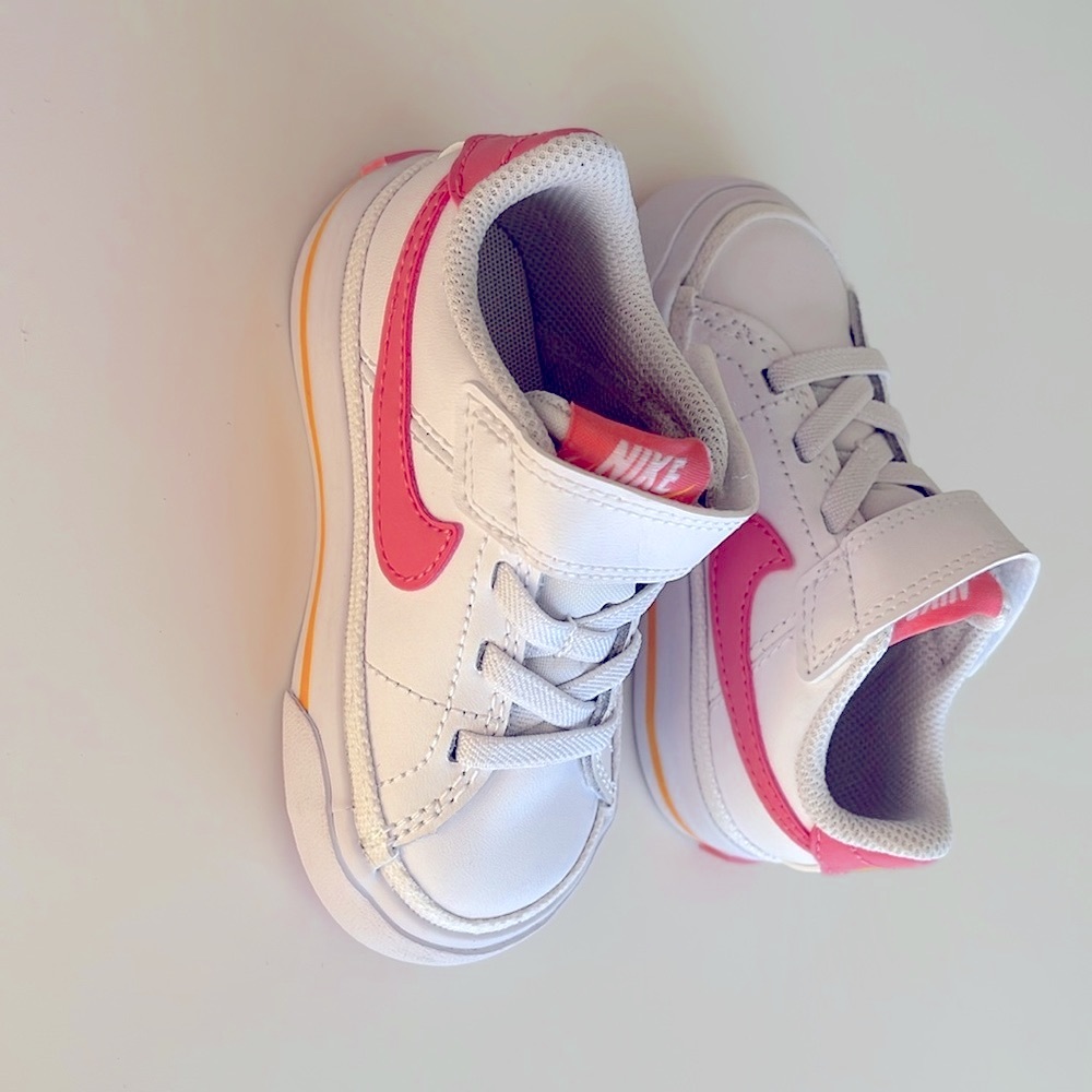 *BRAND NEW* White/Pink/Orange Toddler Girl Size 5 Nike Sneakers